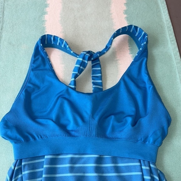 Patagonia Stripe Print Cinched Side Athletic Tank Top Built-In Bra - Picture 6 of 10